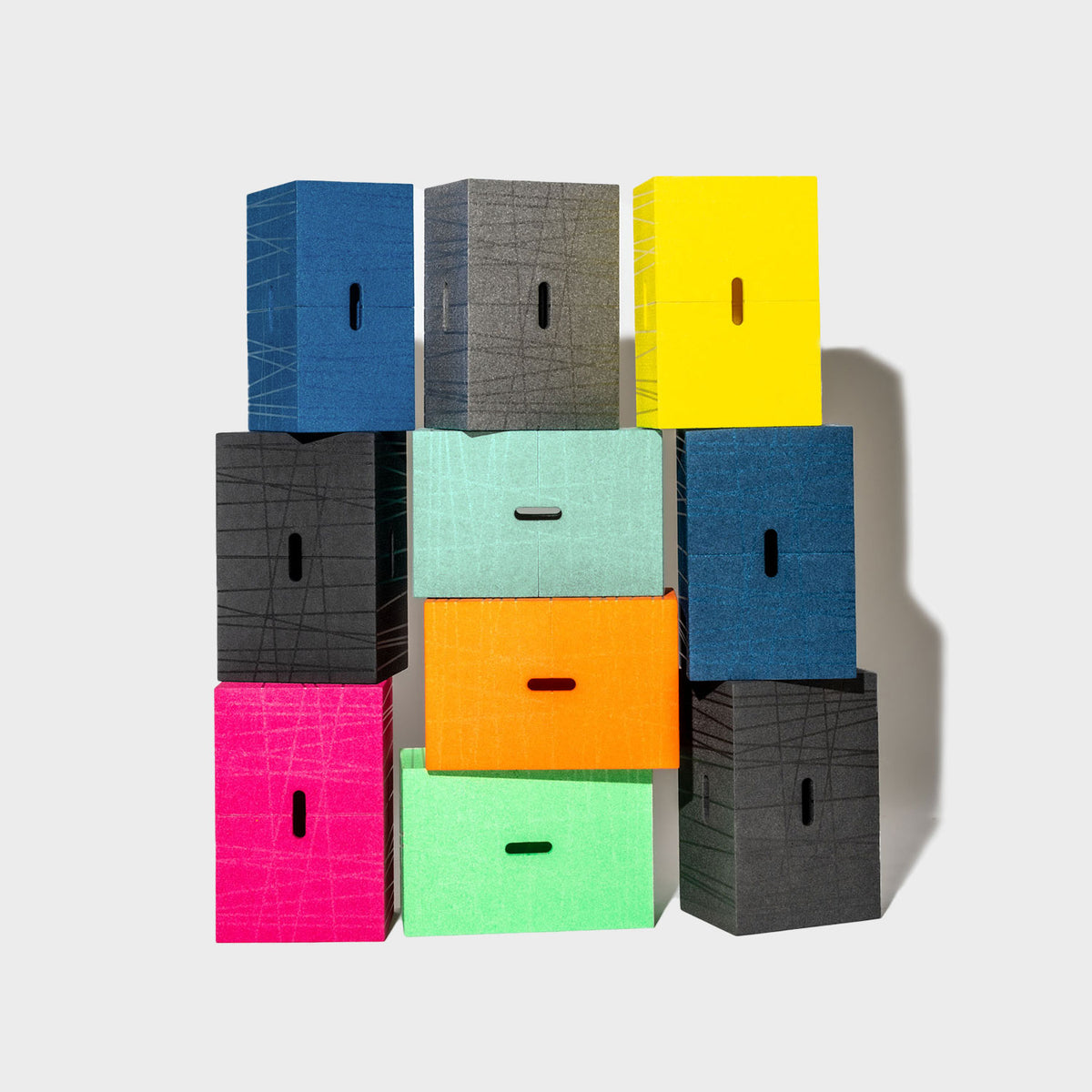Multifunktionshocker Xbrick Modular Stapelbar Und Mobil multifunktionshocker-xbrick-modular-stapelbar-und-mobil